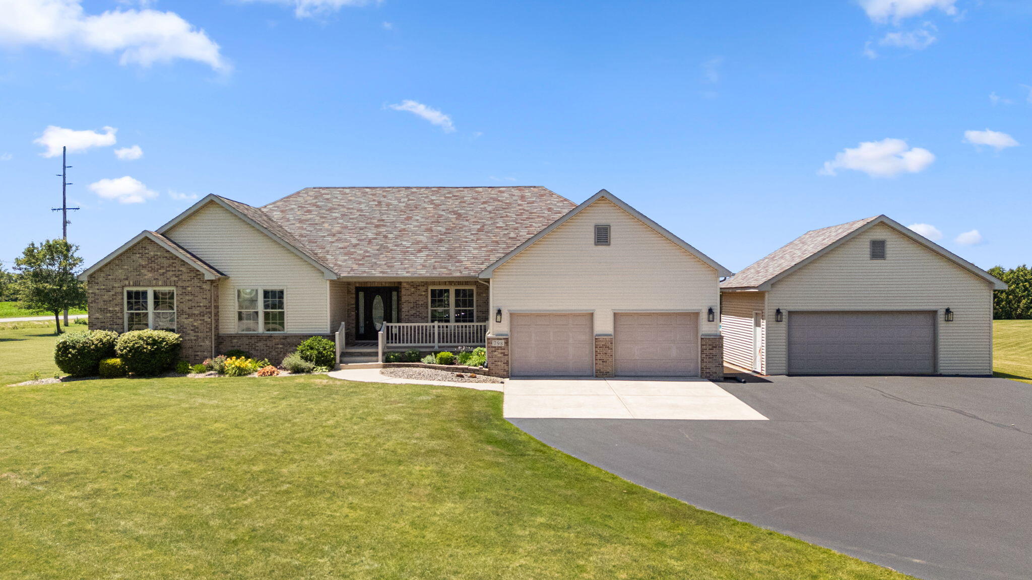 798 South 400 West Hebron, IN 46341 - Photo 2 of 58 2048x1152