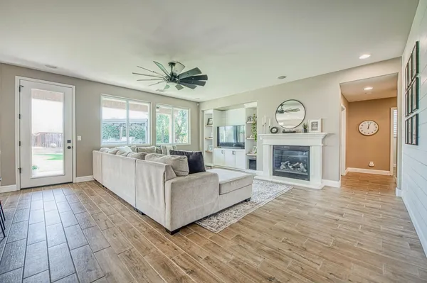 $695,000 | 4686 North Arrow Ridge Way, Clovis, CA 93619