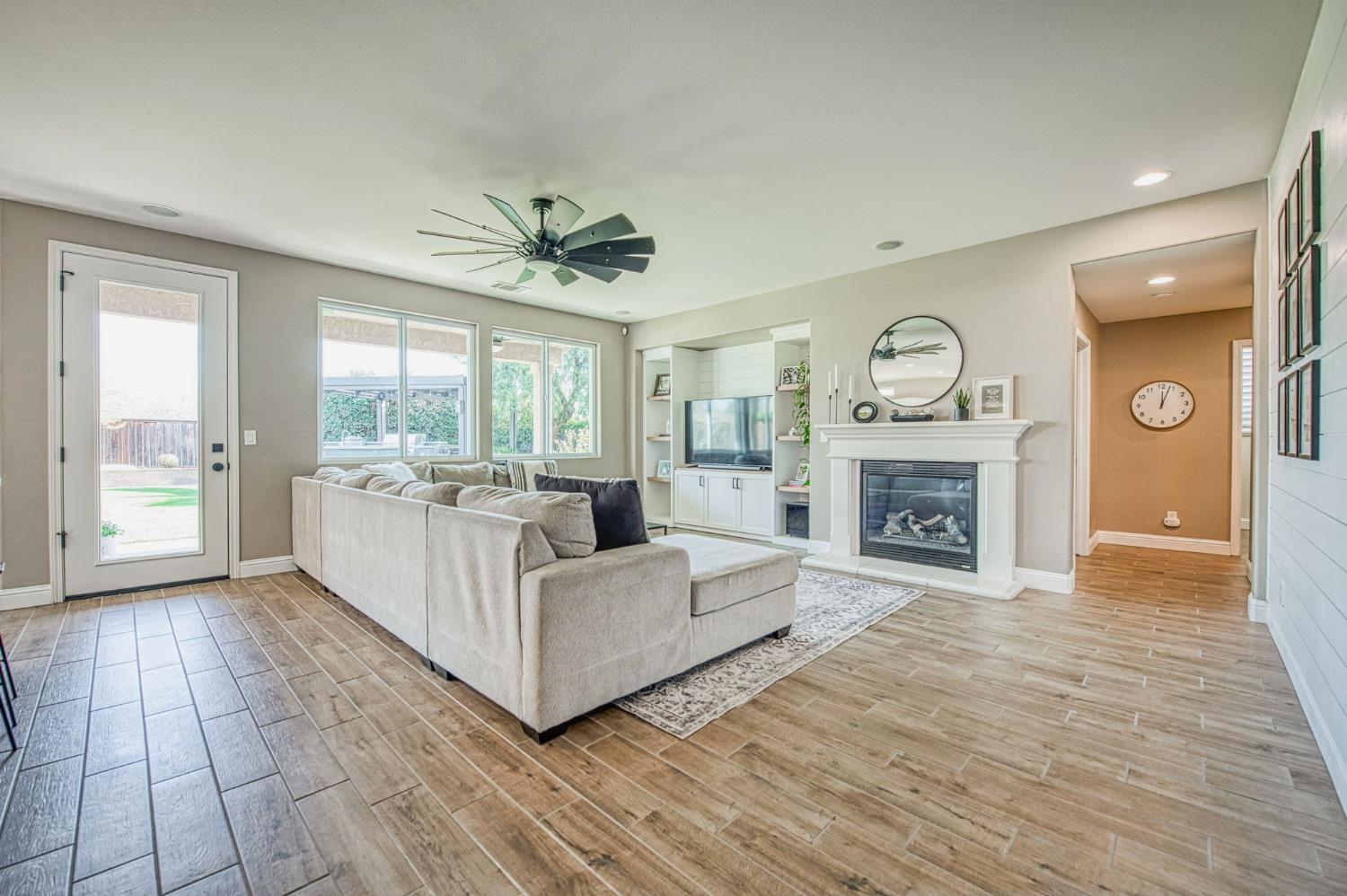 4686 North Arrow Ridge Way Clovis, CA 93619 - Photo 13 of 62
