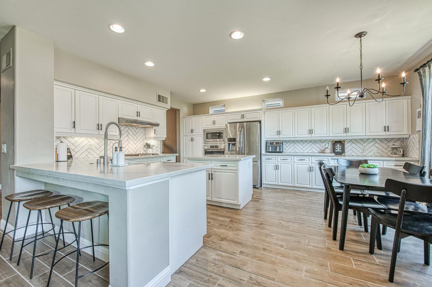 4686 North Arrow Ridge Way Clovis, CA 93619 - Photo 17 of 62