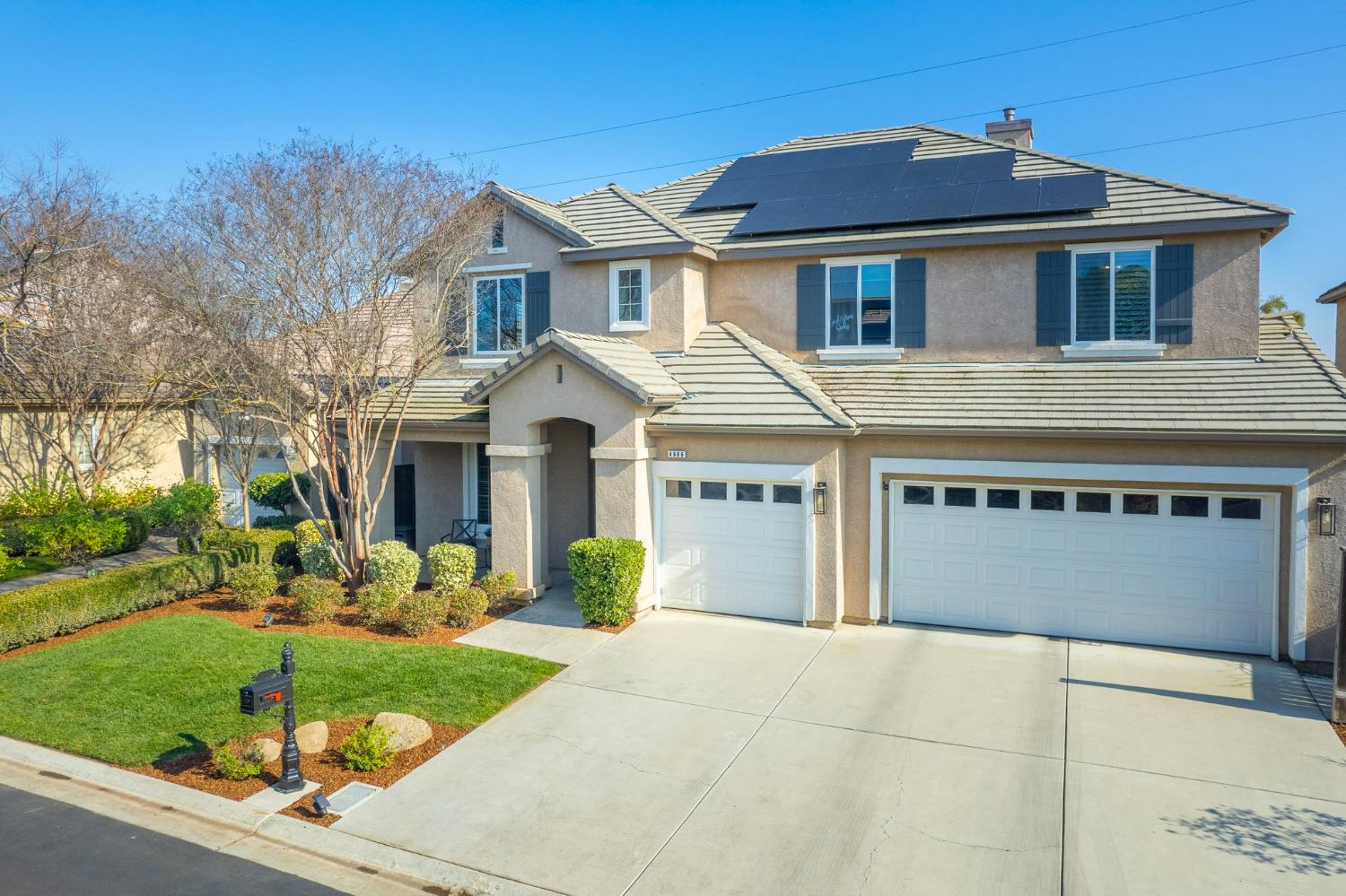 4686 North Arrow Ridge Way Clovis, CA 93619 - Photo 2 of 62