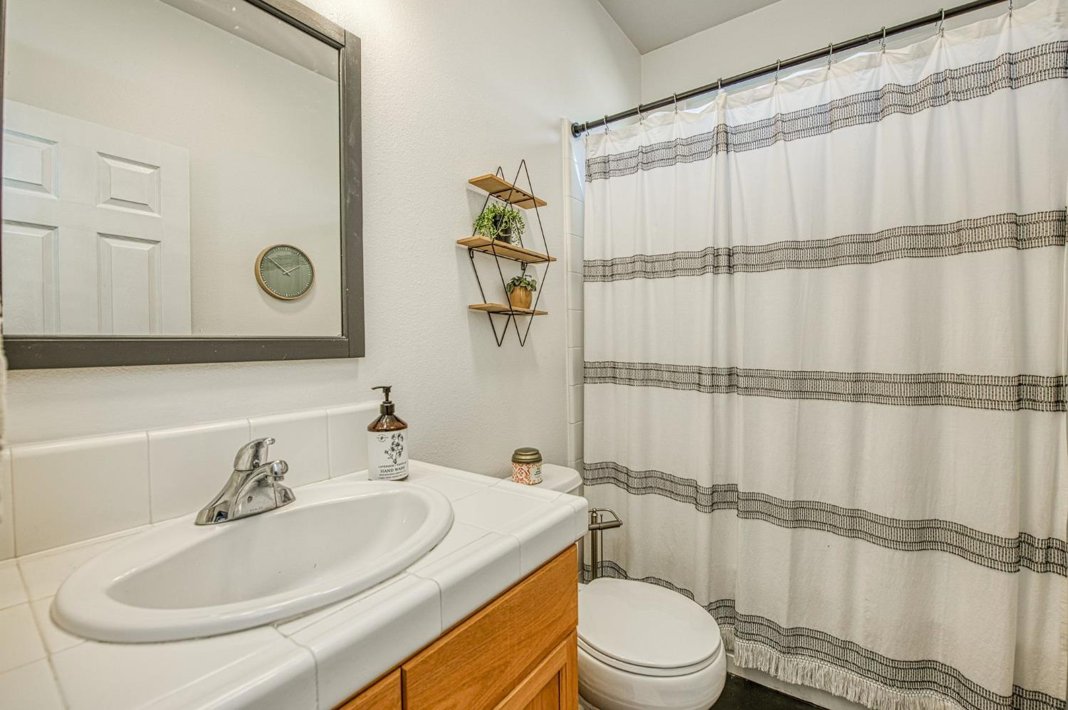 4686 North Arrow Ridge Way Clovis, CA 93619 - Photo 35 of 62
