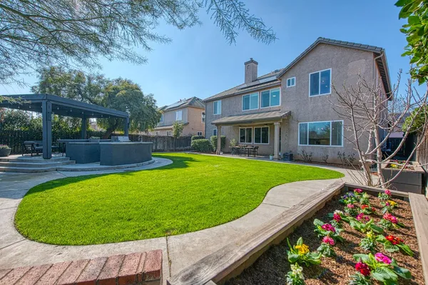 $695,000 | 4686 North Arrow Ridge Way, Clovis, CA 93619