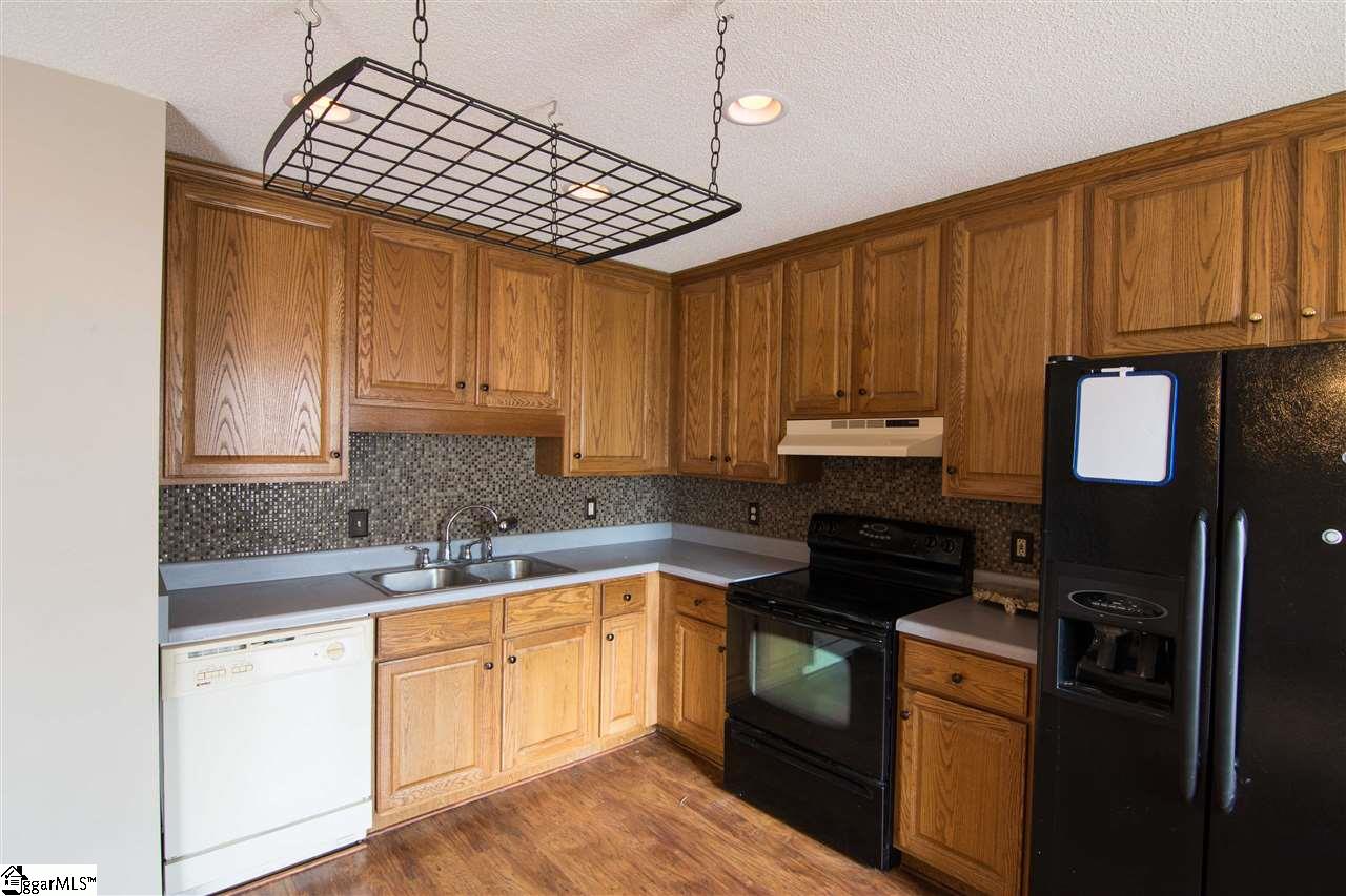 427 Carousel Road Gray Court, SC 29645 - Photo 11 of 30