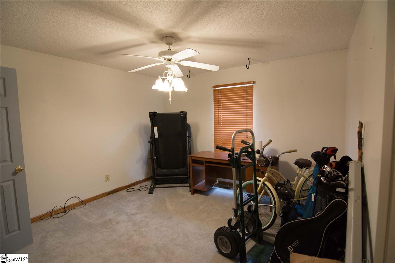 427 Carousel Road Gray Court, SC 29645 - Photo 12 of 30