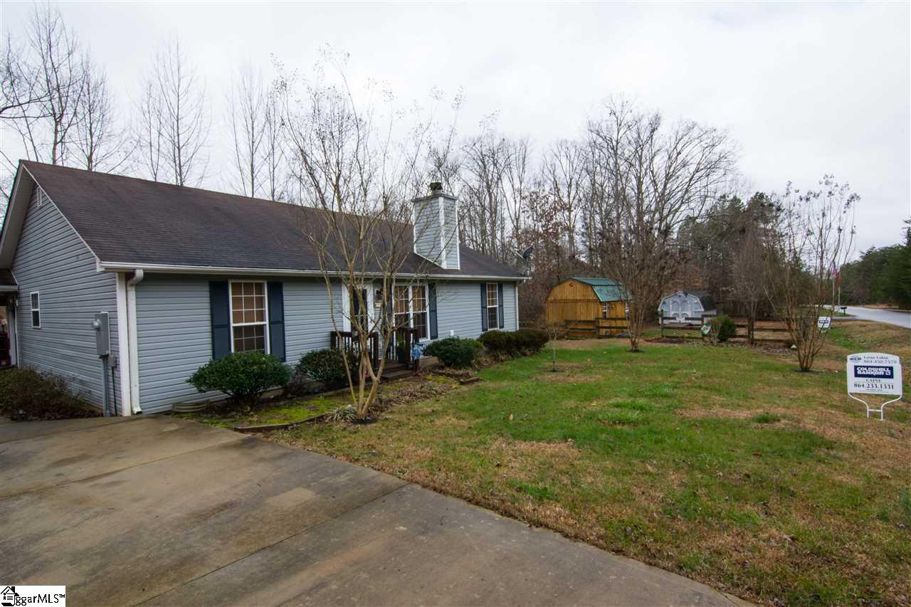427 Carousel Road Gray Court, SC 29645 - Photo 4 of 30