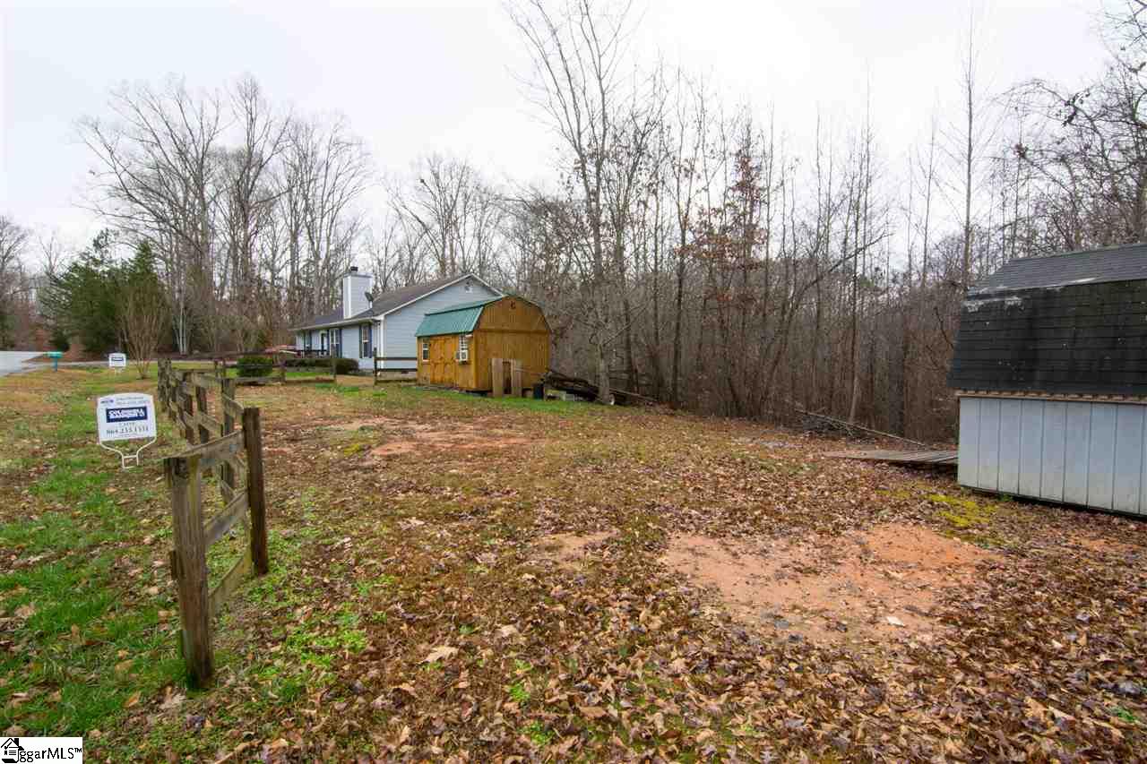 427 Carousel Road Gray Court, SC 29645 - Photo 5 of 30