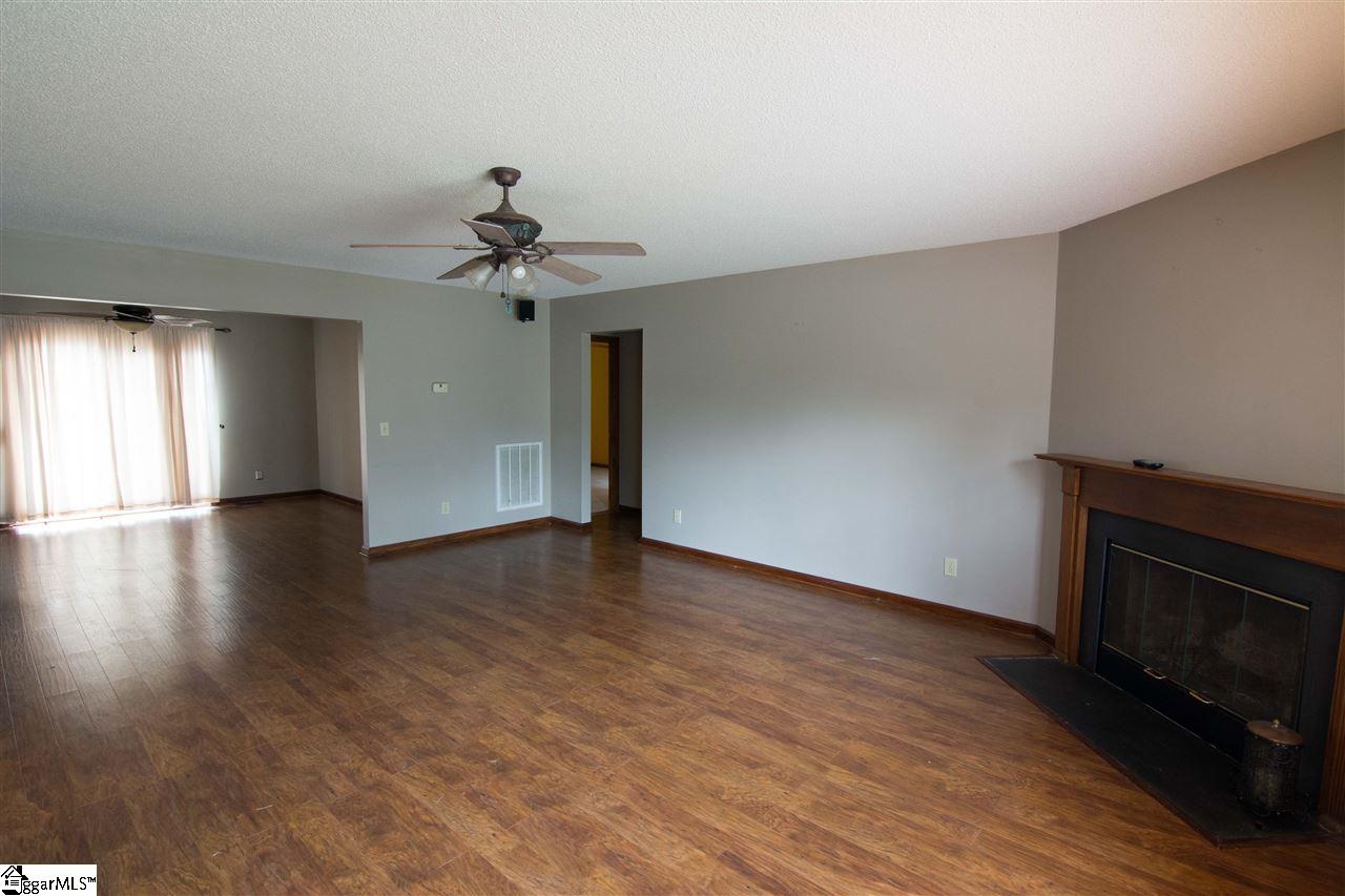 427 Carousel Road Gray Court, SC 29645 - Photo 7 of 30