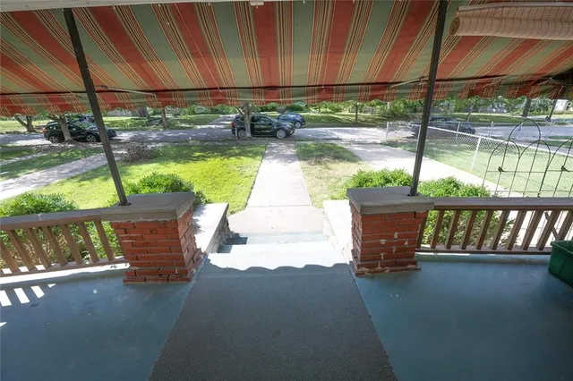 $320,000 | 5809 Kenwood Avenue, Kansas City, MO 64110