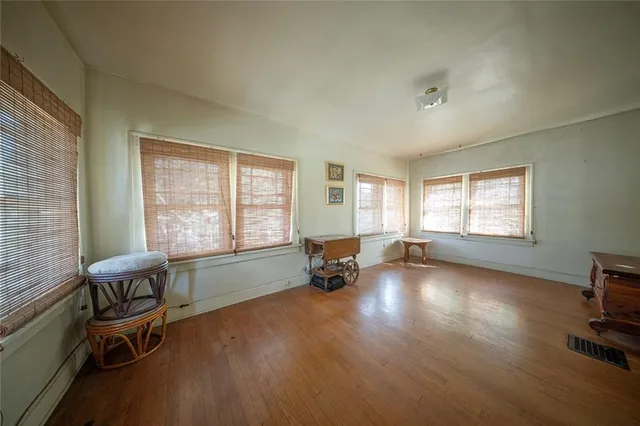 $320,000 | 5809 Kenwood Avenue, Kansas City, MO 64110