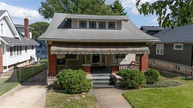 $320,000 | 5809 Kenwood Avenue, Kansas City, MO 64110