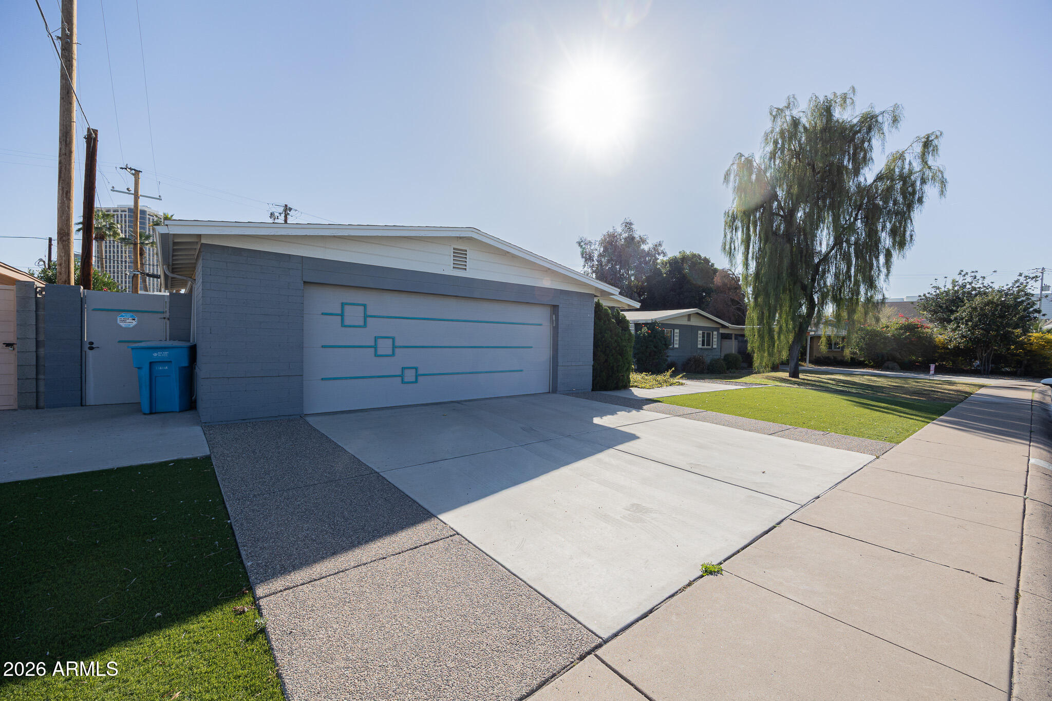 3137 North 4th Avenue Phoenix, AZ 85013 - Photo 3 of 36 a view of a backyard