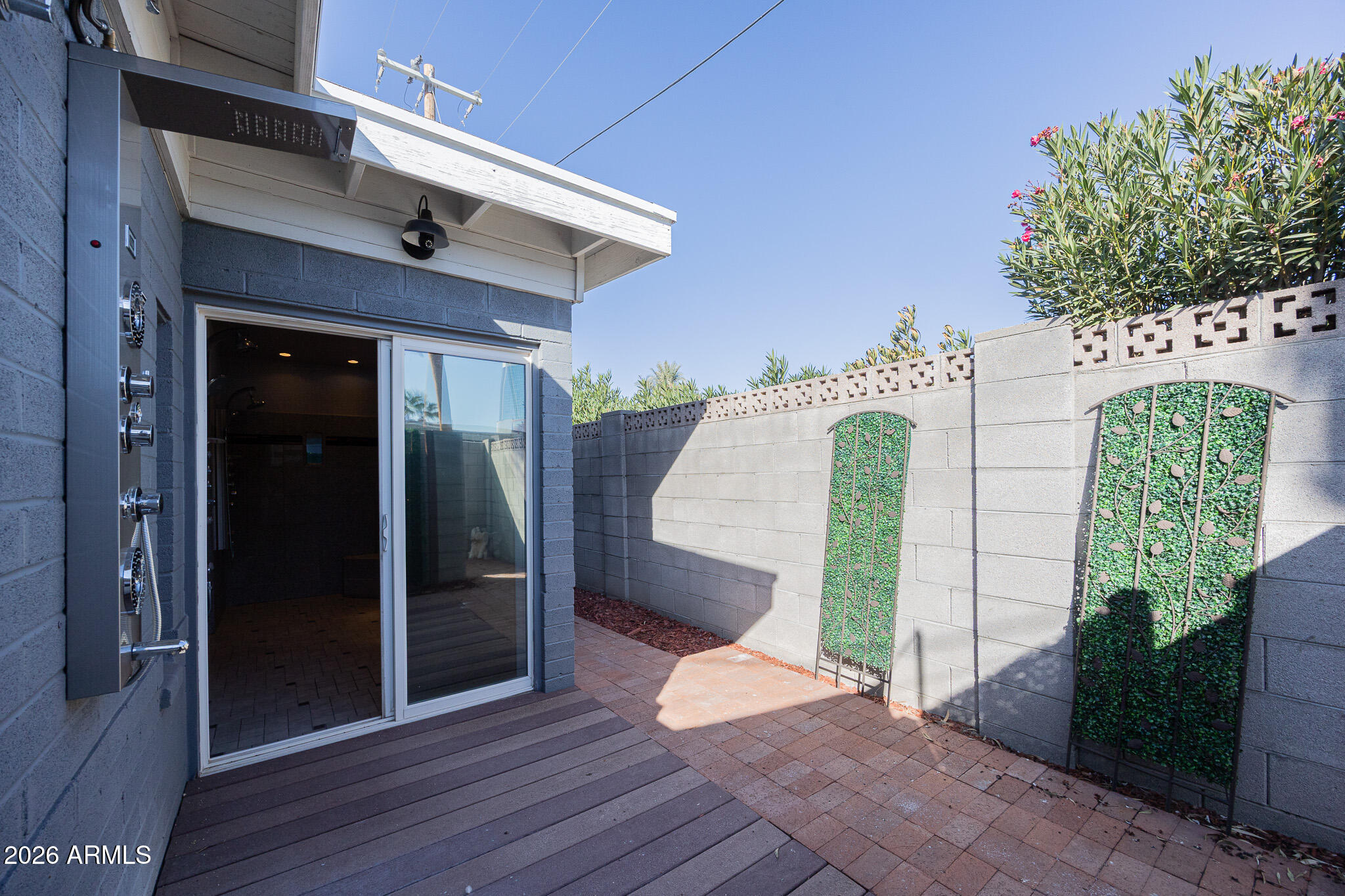 3137 North 4th Avenue Phoenix, AZ 85013 - Photo 34 of 36 a view of entryway with a garden