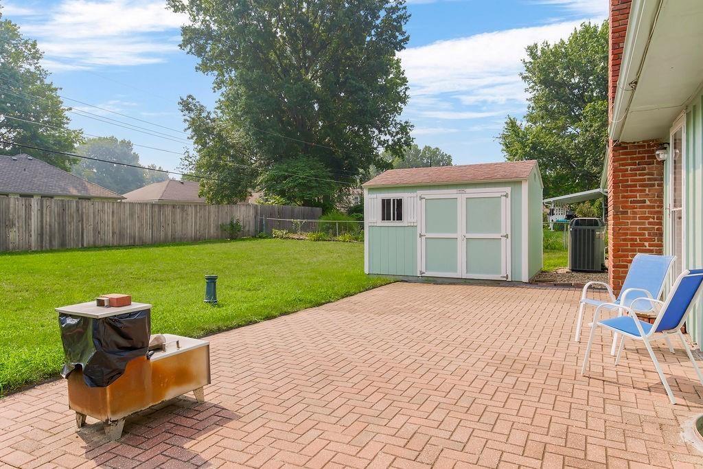 319 Southeast Ridgeview Drive Lee's Summit, MO 64063 - Photo 35 of 38