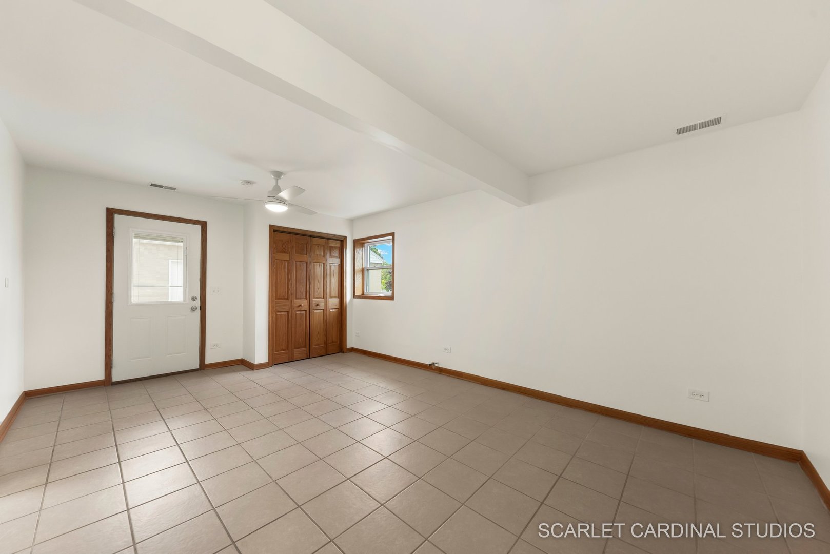 706 South Gables Boulevard Wheaton, IL 60189 - Photo 16 of 26 a view of an empty room and window