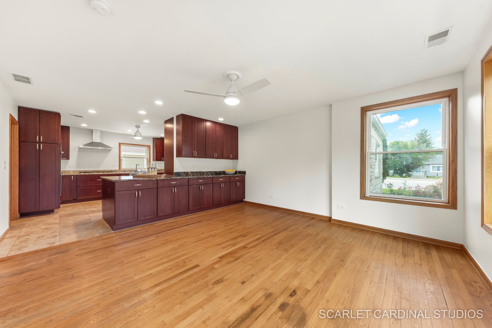 706 South Gables Boulevard Wheaton, IL 60189 - Photo 9 of 26 a view of kitchen and kitchen with microwave