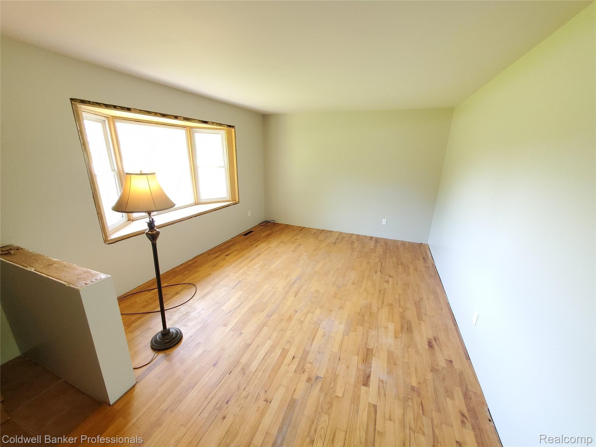 1480 Reid Road Flint, MI 48507 - Photo 3 of 15 20210605_145600.jpg