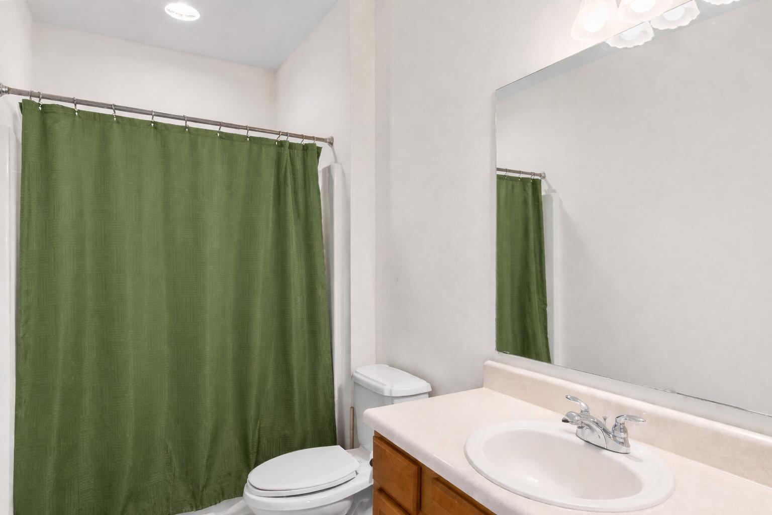 986 Airport Road, Unit B Destin, FL 32541 - Photo 7 of 7 Upstairs Primary Bathroom