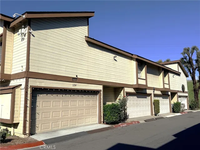 $3,300 | 8939 Gallatin Road, Unit 123, Pico Rivera, CA 90660