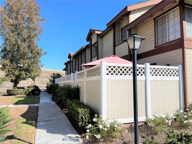 $3,300 | 8939 Gallatin Road, Unit 123, Pico Rivera, CA 90660