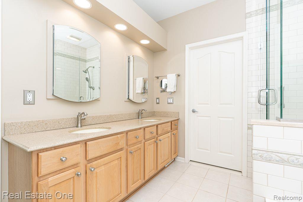1639 Boulder Court Rochester, MI 48306 - Photo 24 of 52