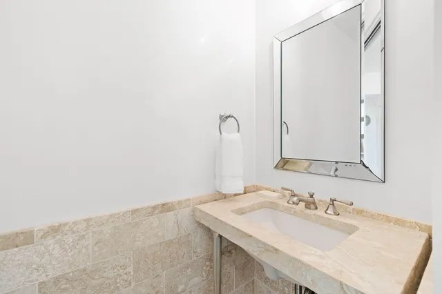 $3,500,000 | 27 Admiralty Row, Unit 207, Alys Beach, FL 32461