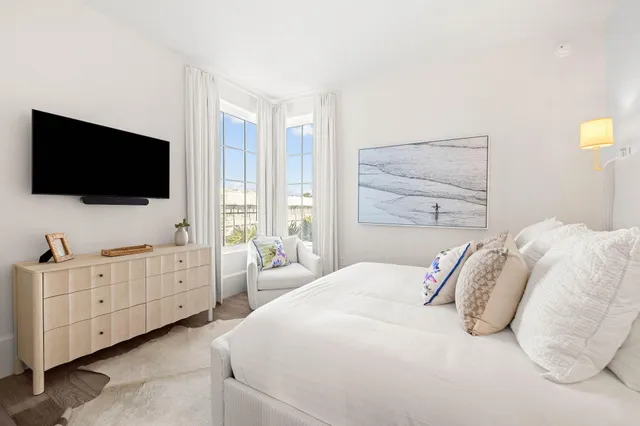 $3,500,000 | 27 Admiralty Row, Unit 207, Alys Beach, FL 32461