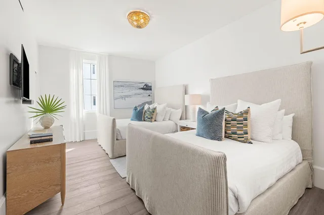 $3,500,000 | 27 Admiralty Row, Unit 207, Alys Beach, FL 32461