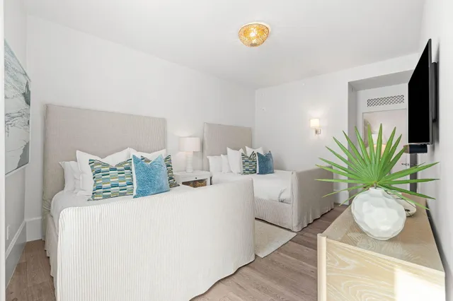 $3,500,000 | 27 Admiralty Row, Unit 207, Alys Beach, FL 32461