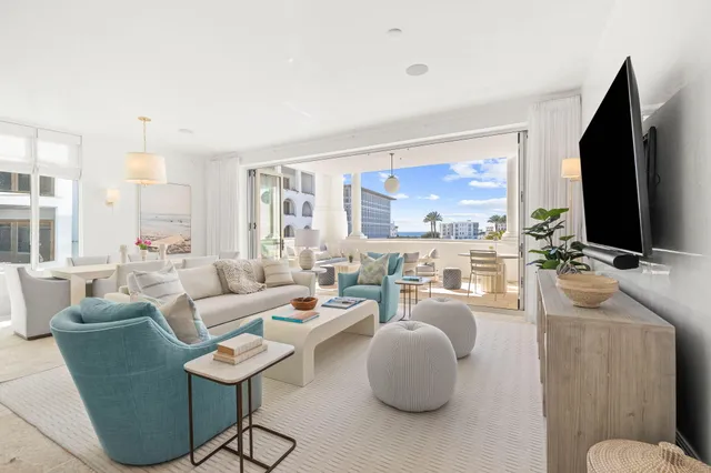 $3,500,000 | 27 Admiralty Row, Unit 207, Alys Beach, FL 32461