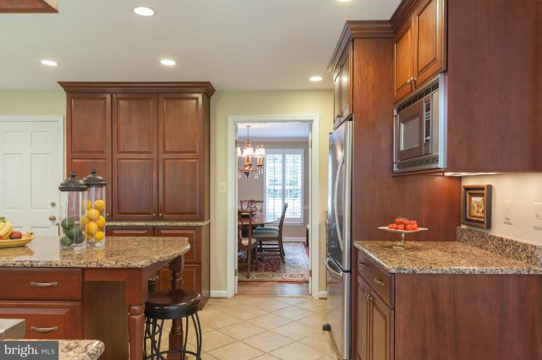 10513 Adel Road Oakton, VA 22124 - Photo 27 of 30 Kitchen