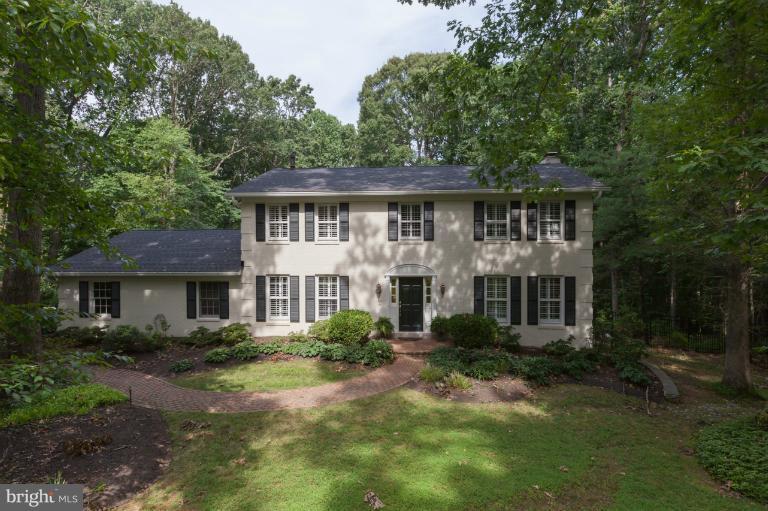 10513 Adel Road Oakton, VA 22124 - Photo 30 of 30 Exterior (Front)