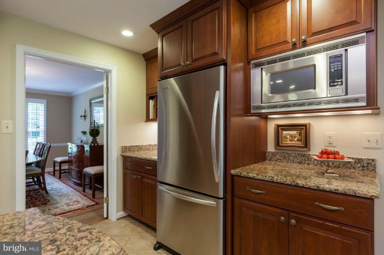 10513 Adel Road Oakton, VA 22124 - Photo 8 of 30 Kitchen