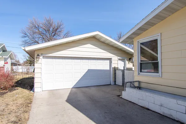 $275,000 | 1406 24th Avenue South, Moorhead, MN 56560