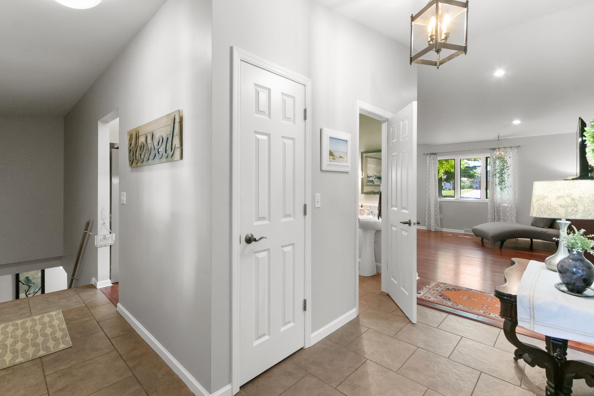 1040 Saddle Ridge Portage, WI 53901 - Photo 3 of 63