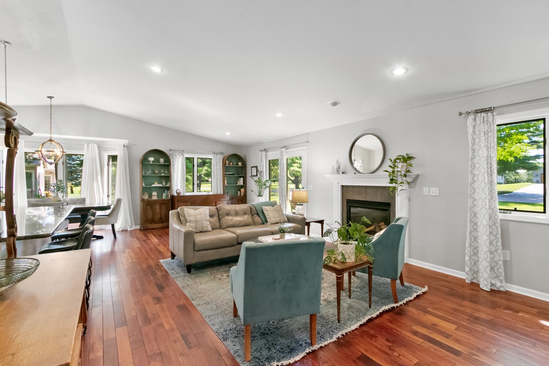 1040 Saddle Ridge Portage, WI 53901 - Photo 5 of 63