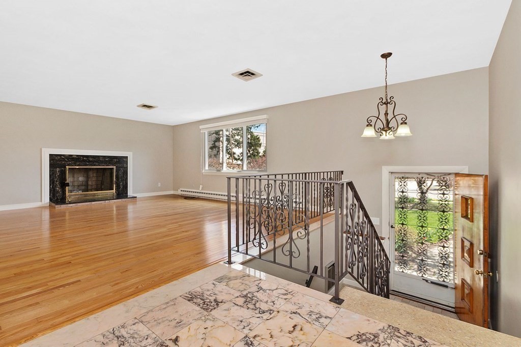 191 Jackson Road, Unit 191 Newton, MA 02458 - Photo 2 of 34 Gallery Image 2