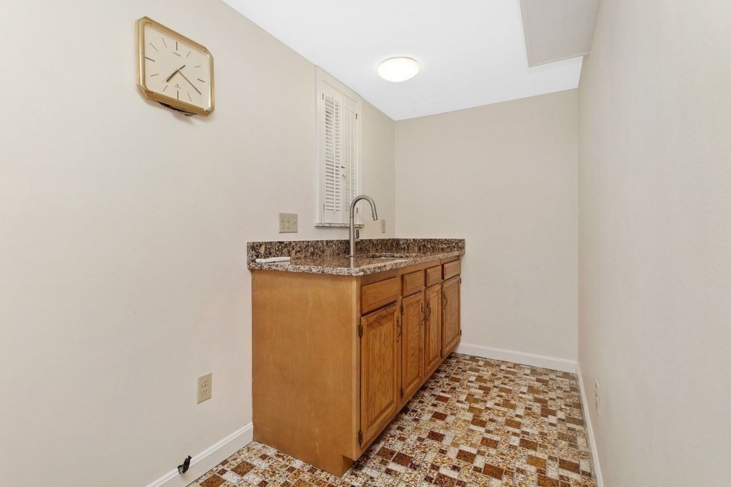 191 Jackson Road, Unit 191 Newton, MA 02458 - Photo 24 of 34 Gallery Image 24
