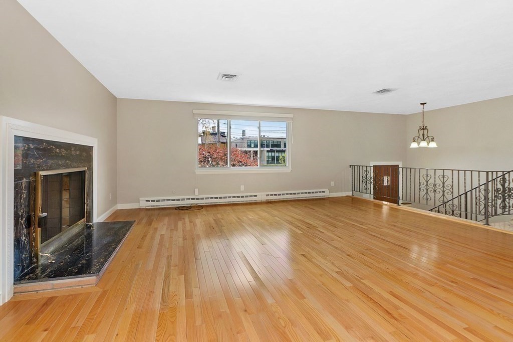 191 Jackson Road, Unit 191 Newton, MA 02458 - Photo 4 of 34 Gallery Image 4