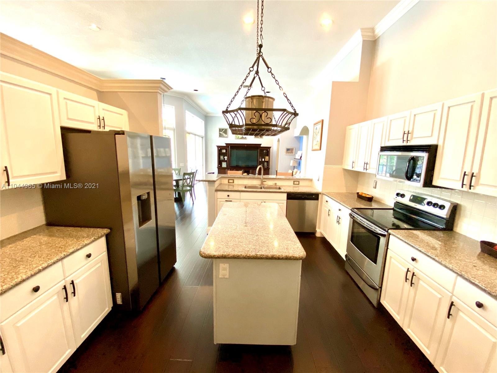 2893 Oakbrook Drive Weston, FL 33332 - Photo 12 of 14