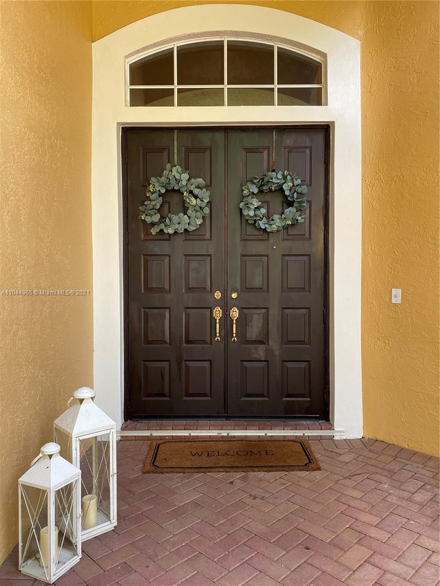 2893 Oakbrook Drive Weston, FL 33332 - Photo 3 of 14