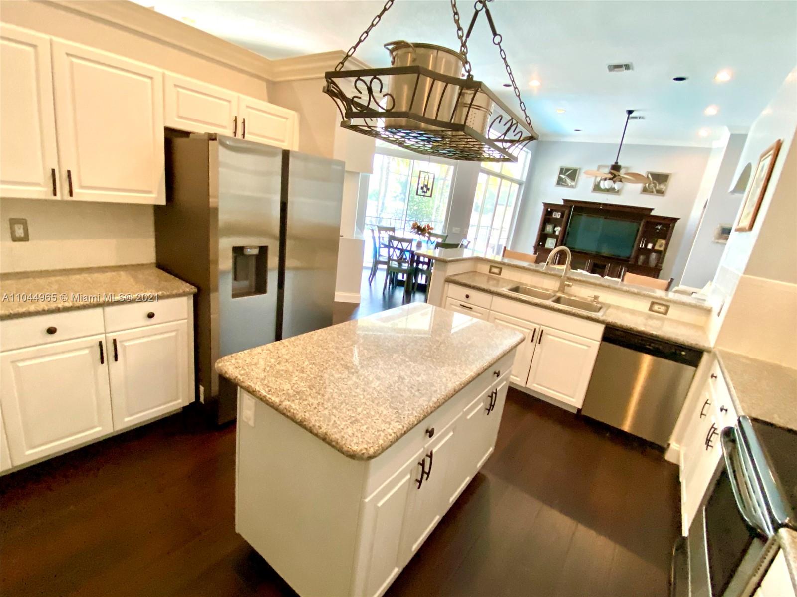 2893 Oakbrook Drive Weston, FL 33332 - Photo 7 of 14