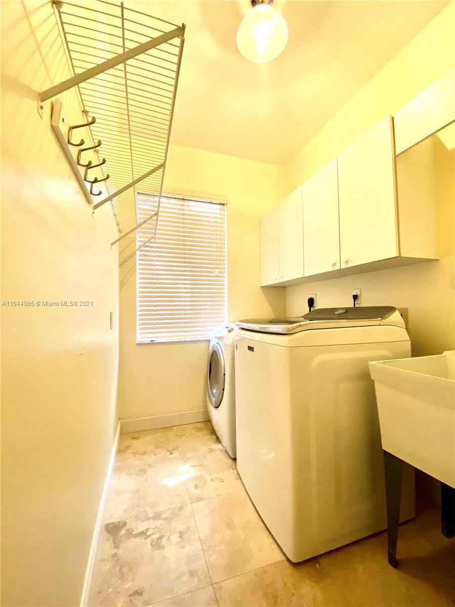 2893 Oakbrook Drive Weston, FL 33332 - Photo 8 of 14