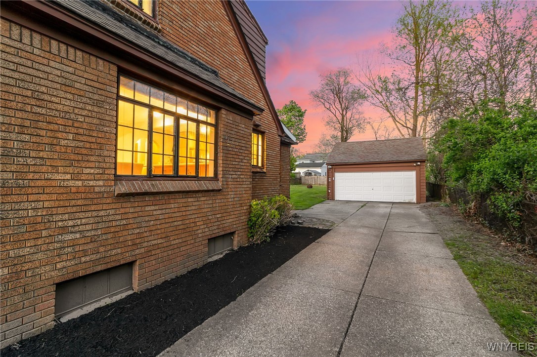 96 Amherstdale Road Amherst, NY 14226 - Photo 9 of 47