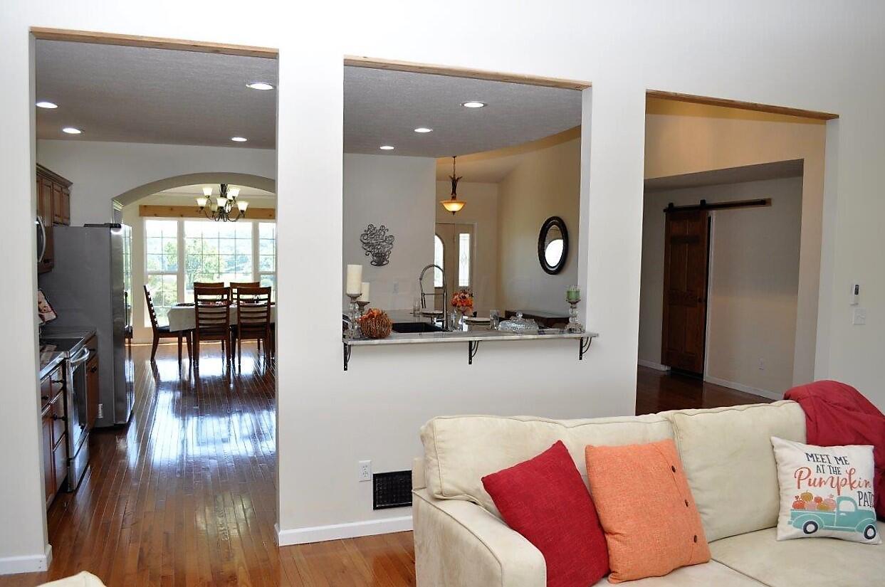 4340 Westfall Road Southwest Lancaster, OH 43130 - Photo 20 of 69 Great Room - 4340 Westfall Road SW, Lancaster, OH 43130