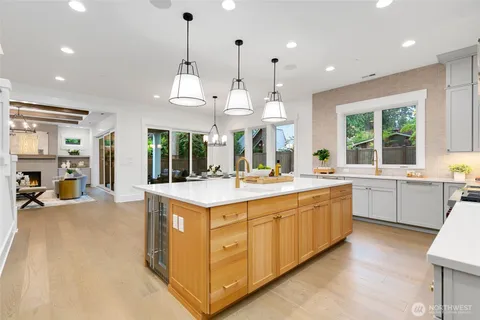 $3,599,950 | 4526 89th Avenue Southeast, Mercer Island, WA 98040