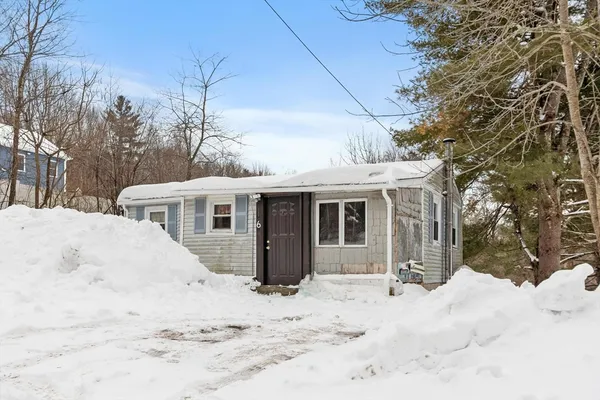 $99,900 | 6 Henry Road, Wales, MA 01081