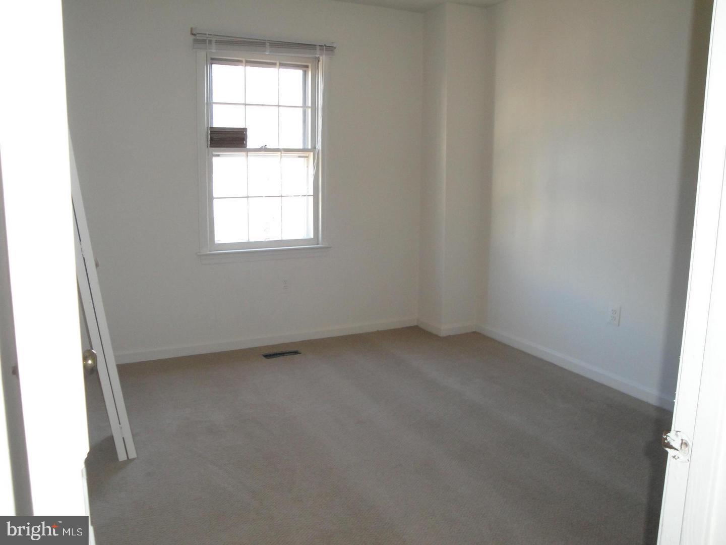 8029 Edinburgh Drive Springfield, VA 22153 - Photo 12 of 24