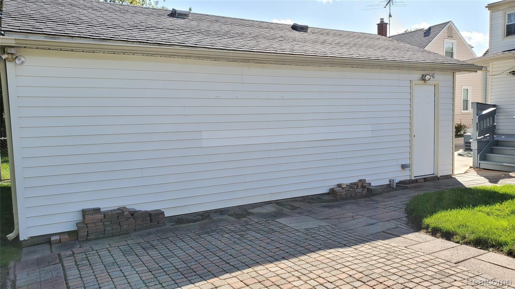 4171 Filbert Street Wayne, MI 48184 - Photo 13 of 33 20190923_154528.jpg