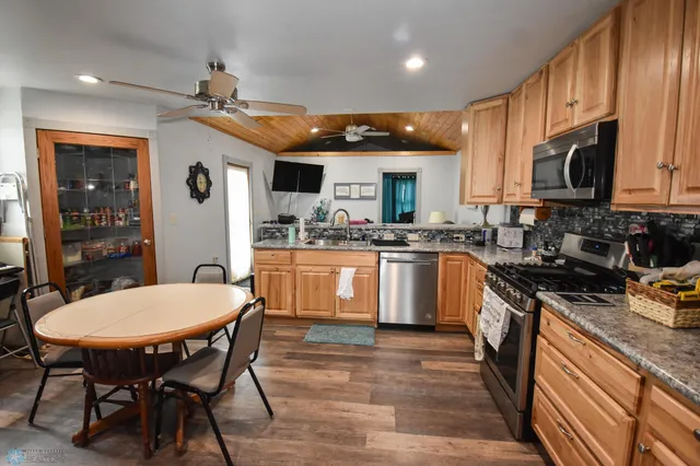 $100,000 | 410 9 1/2 Street North, Wahpeton, ND 58075